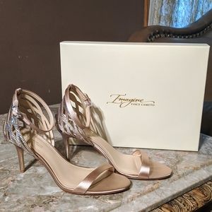 Imagine Vince Camuto Pharra Sandal 9.5 Light Gold